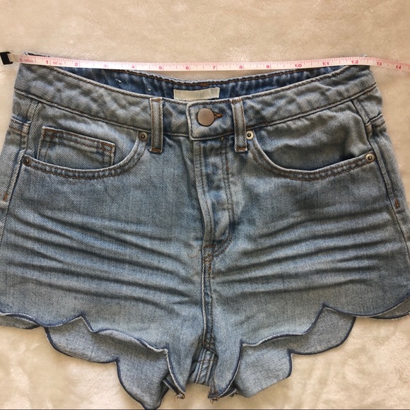 H&M High Rise Scalloped Hem Button-fly Jean Shorts Size 4 - Picture 5 of 10